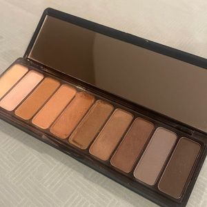 E.L.F. Mad for Matte Eyeshadow Palette